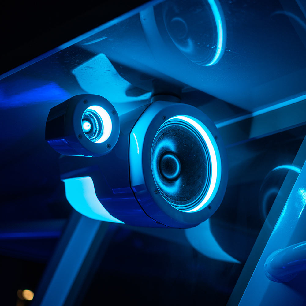 Roswell Marine Audio R1 Pro Boat Tower Speaker on 37 foot Invincible Catamaran Center Console